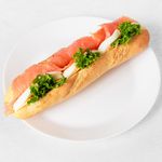 Egg og laks-baguette